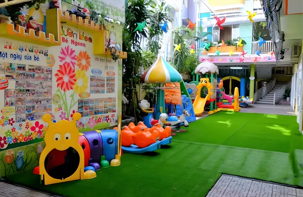 [Top 99+] Trang Trí Sân Trường Mầm Non (Hành Lang) Sân Khấu Đẹp